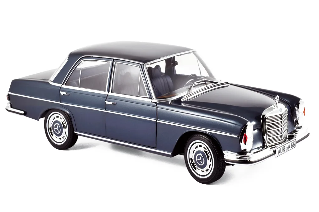 Mercedes-Benz 280 SE W108, 1978 г. — една от двете коли, с които започва всичко.