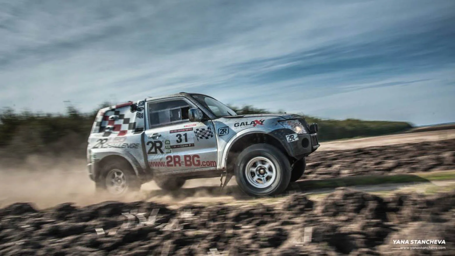 Mitsubishi Pajero 3 – шампион на България за 2014 г., отново с екипаж Русев/Трифонов.