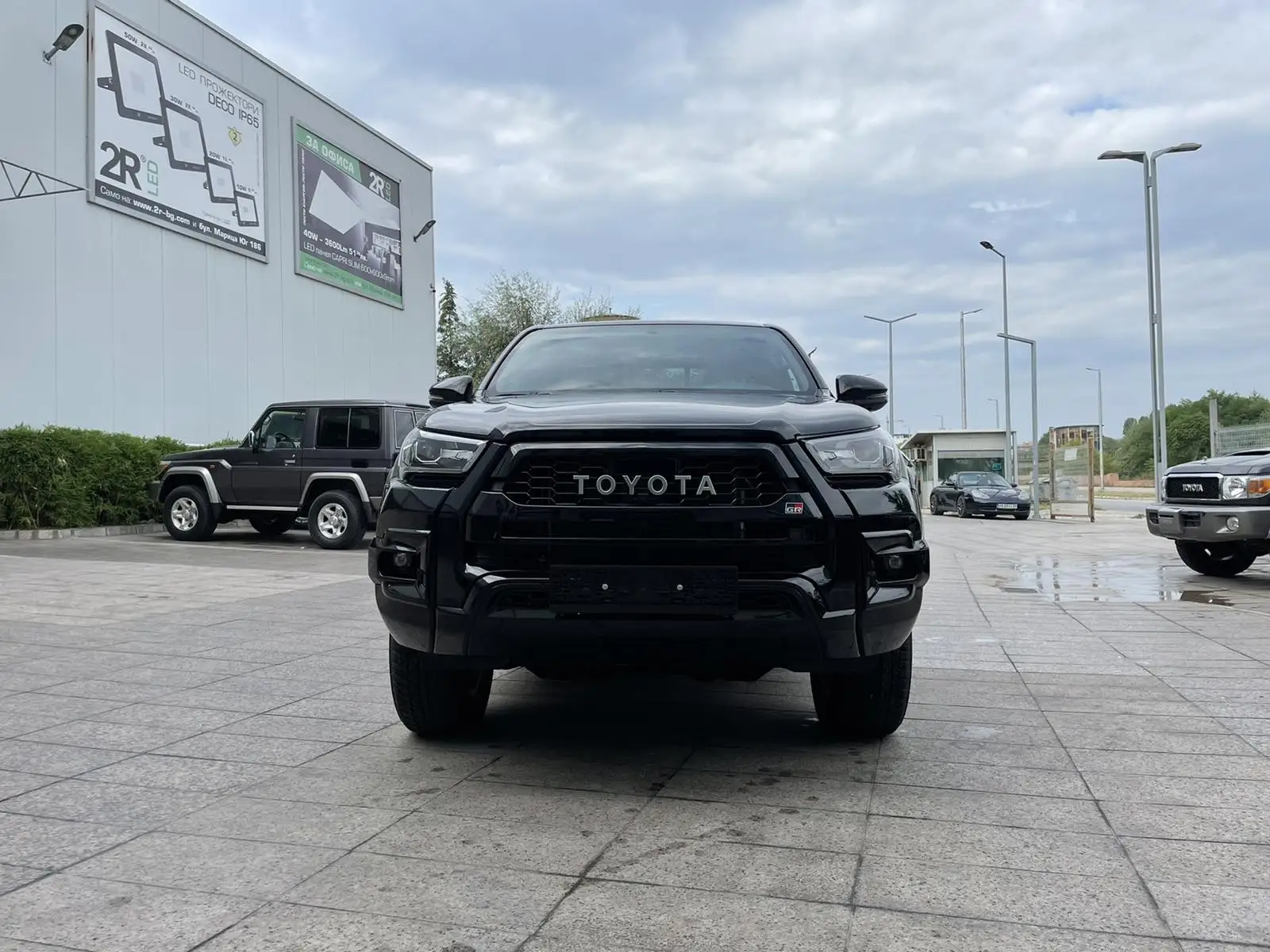 TOYOTA HILUX GR — снимка 1 от 25