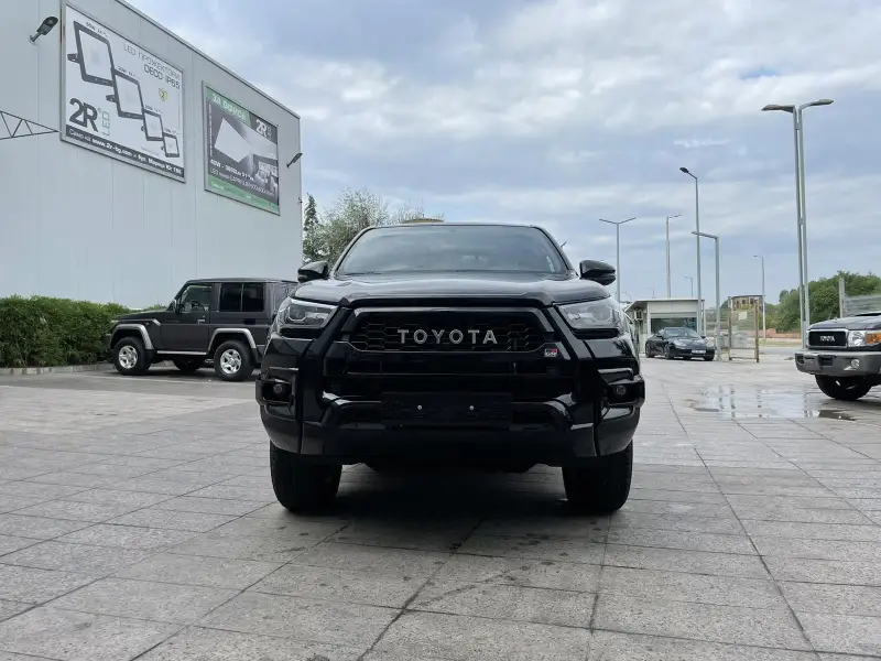 TOYOTA HILUX GR