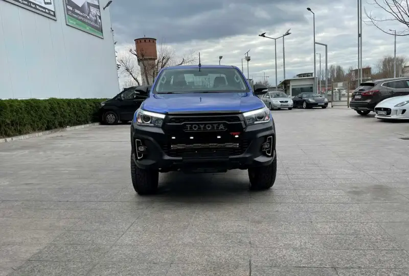 TOYOTA HILUX EXTRA CAB