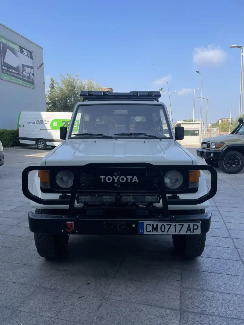 Toyota Land Cruiser LJ70 2.4