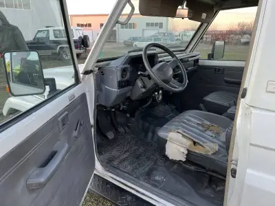 Toyota Land Cruiser HZJ73 — снимка 10 от 81