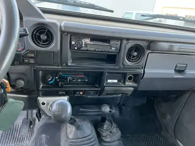 Toyota Land Cruiser HZJ73 — снимка 11 от 81
