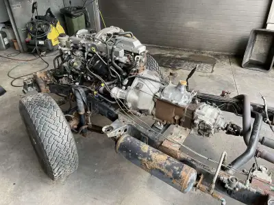 Toyota Land Cruiser HZJ73 — снимка 13 от 81