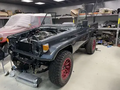 Toyota Land Cruiser HZJ73 — снимка 55 от 81