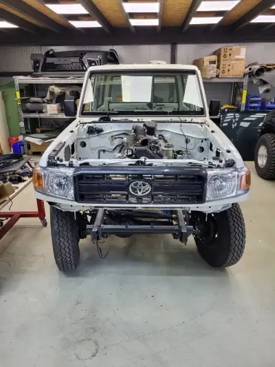 Toyota Land Cruiser HZJ71 — снимка 20 от 38