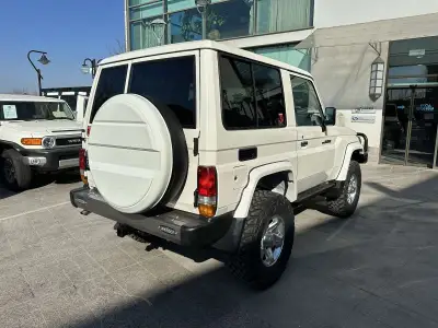 Toyota Land Cruiser HZJ71 — снимка 34 от 38