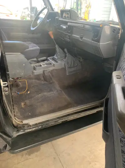 Toyota Land Cruiser KZJ70 — снимка 11 от 88