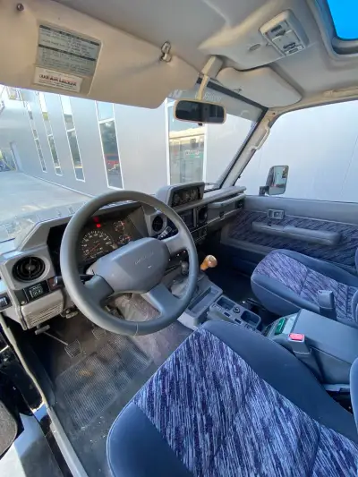 Toyota Land Cruiser KZJ70 — снимка 81 от 88