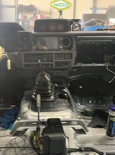 Toyota Land Cruiser BJ70 — снимка 25 от 31