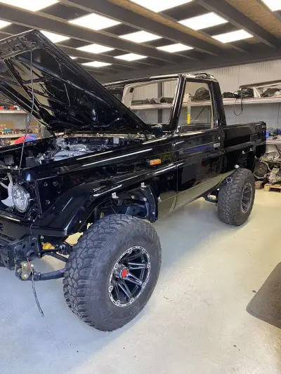 Toyota Land Cruiser BJ73 — снимка 29 от 35