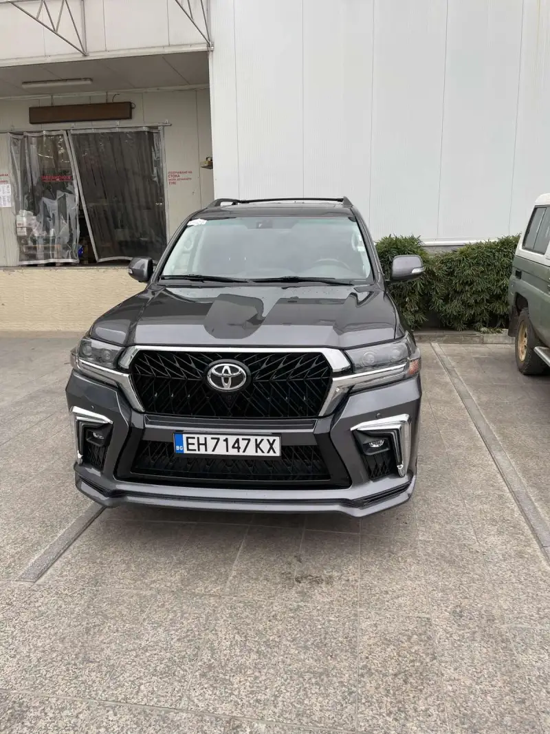 Toyota Land Cruiser VDJ200