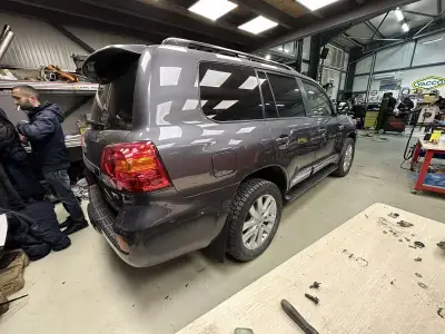 Toyota Land Cruiser VDJ200 — снимка 4 от 15