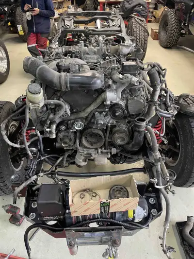 Toyota Land Cruiser VDJ200 — снимка 10 от 18