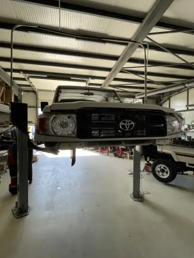 Toyota Land Cruiser 70 2.4 TD — снимка 15 от 25