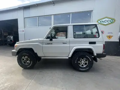 Toyota Land Cruiser 70 2.4 TD — снимка 21 от 25