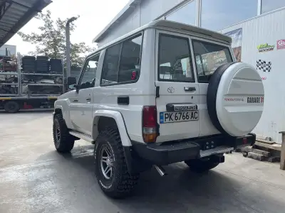 Toyota Land Cruiser 70 2.4 TD — снимка 22 от 25