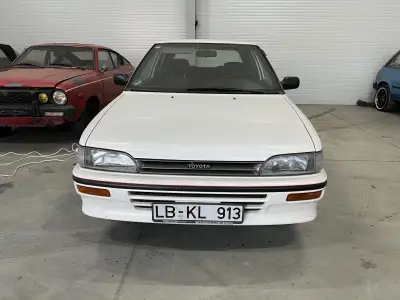 Toyota Corolla XLi — снимка 1 от 16