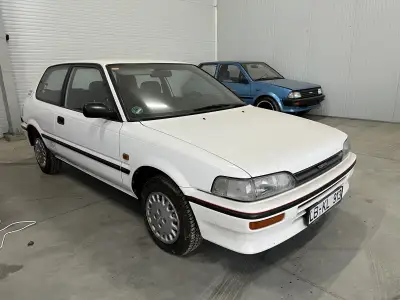 Toyota Corolla XLi — снимка 2 от 16