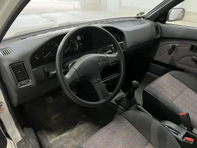 Toyota Corolla XLi — снимка 9 от 16