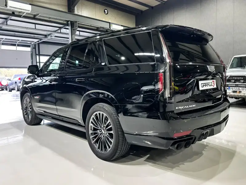 CADILLAC ESCALADE V